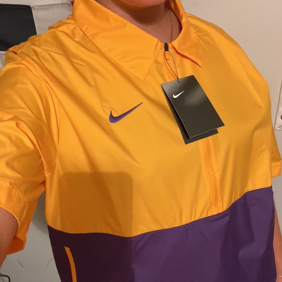 NIKE WINDBREAKER SHORT SLEEVE ZIP UP Size LARGE - Picture 3 of 12